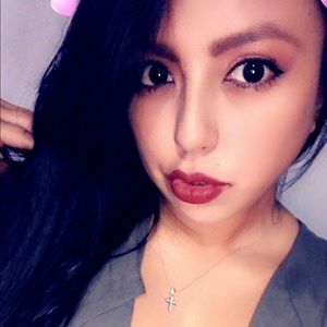 Meet your Posher, Anais